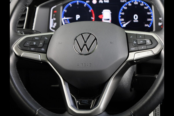 Volkswagen Polo 1.0 TSI R-Line 95PK Automaat (DSG) | Panorama dak | IQ Matrix led koplampen | Navigatie | Parkeercamera | Stoelverwarming | 17" LM velgen |