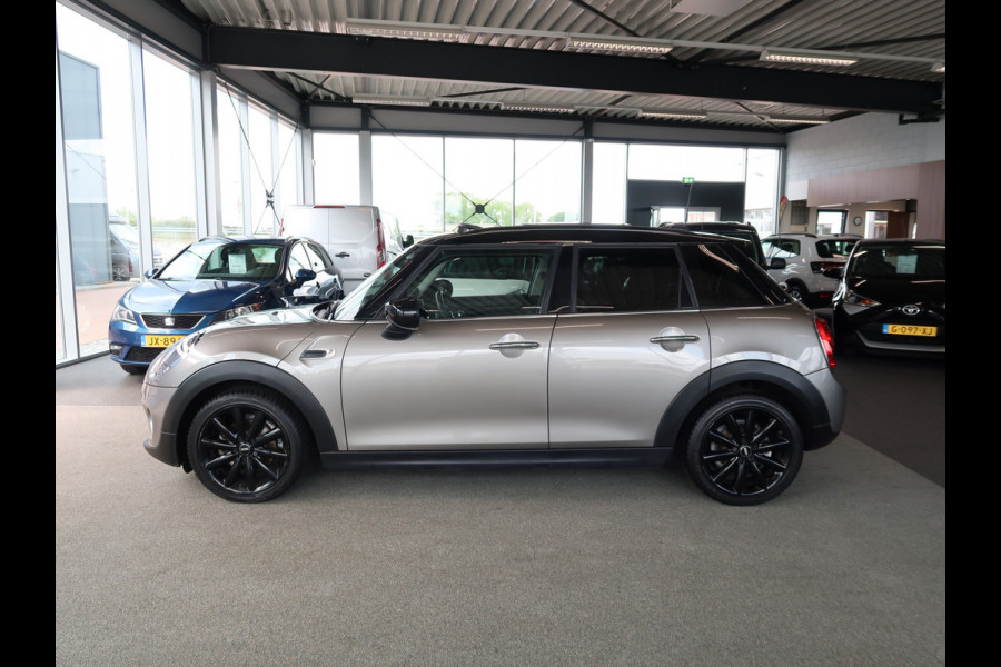 MINI Cooper 1.5 136pk Business Edition 5-drs. SCHUIFDAK/HARMANKARDON/HUD/CARPLAY/STOELVERWARMING