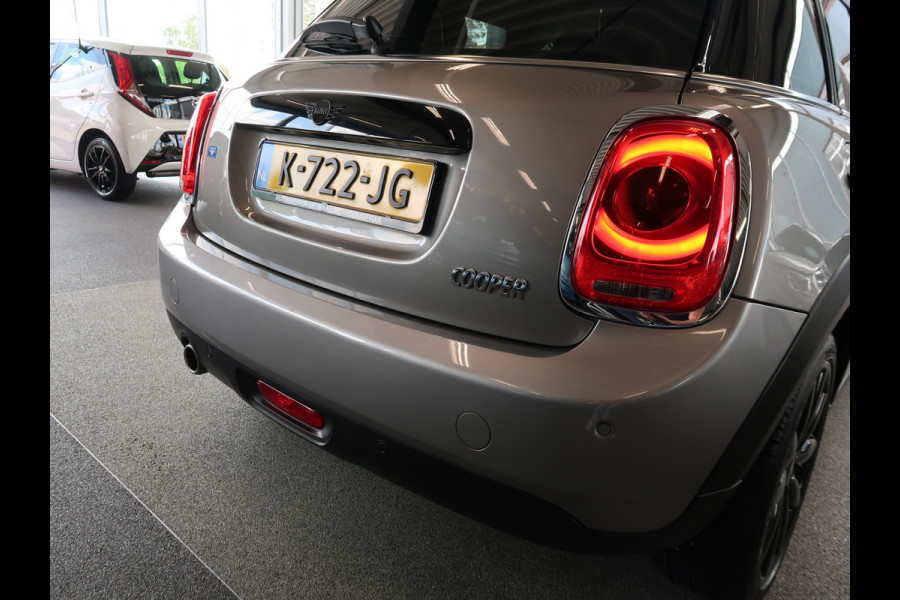 MINI Cooper 1.5 136pk Business Edition 5-drs. SCHUIFDAK/HARMANKARDON/HUD/CARPLAY/STOELVERWARMING