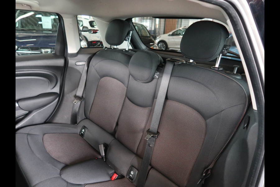 MINI Cooper 1.5 136pk Business Edition 5-drs. SCHUIFDAK/HARMANKARDON/HUD/CARPLAY/STOELVERWARMING