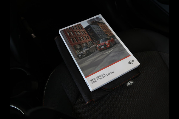 MINI Cooper 1.5 136pk Business Edition 5-drs. SCHUIFDAK/HARMANKARDON/HUD/CARPLAY/STOELVERWARMING