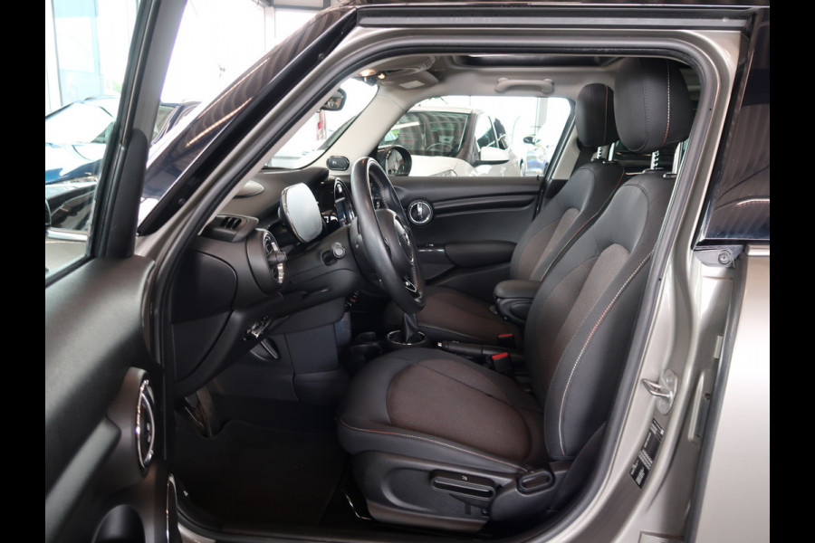 MINI Cooper 1.5 136pk Business Edition 5-drs. SCHUIFDAK/HARMANKARDON/HUD/CARPLAY/STOELVERWARMING