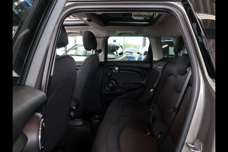 MINI Cooper 1.5 136pk Business Edition 5-drs. SCHUIFDAK/HARMANKARDON/HUD/CARPLAY/STOELVERWARMING