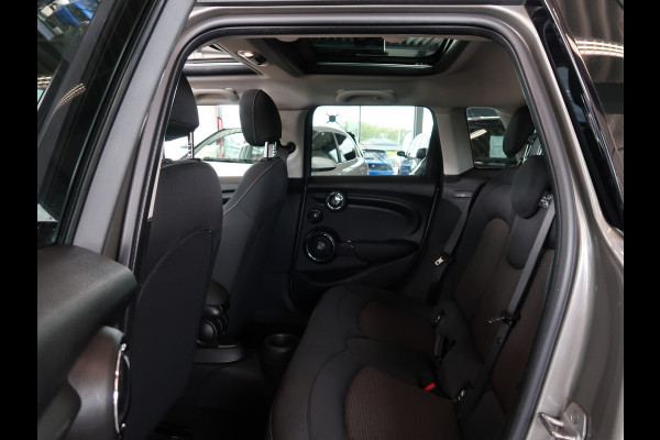 MINI Cooper 1.5 136pk Business Edition 5-drs. SCHUIFDAK/HARMANKARDON/HUD/CARPLAY/STOELVERWARMING