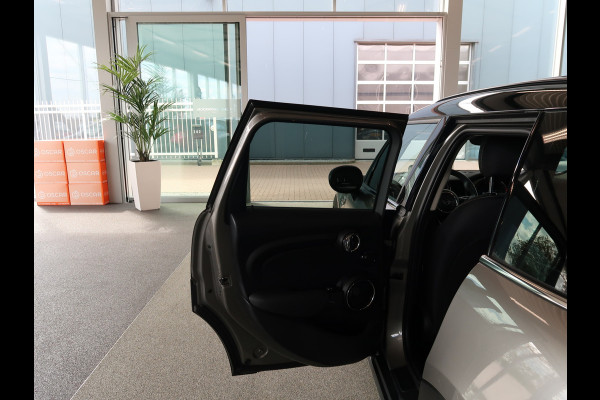 MINI Cooper 1.5 136pk Business Edition 5-drs. SCHUIFDAK/HARMANKARDON/HUD/CARPLAY/STOELVERWARMING