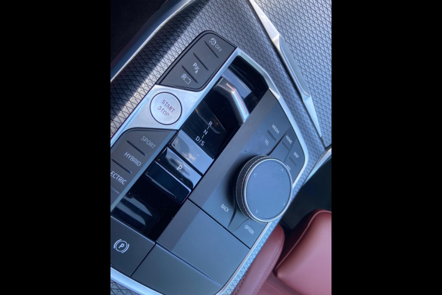 BMW 3-serie 320 PERFORMANCE/CARBON/HEADUP/LASER