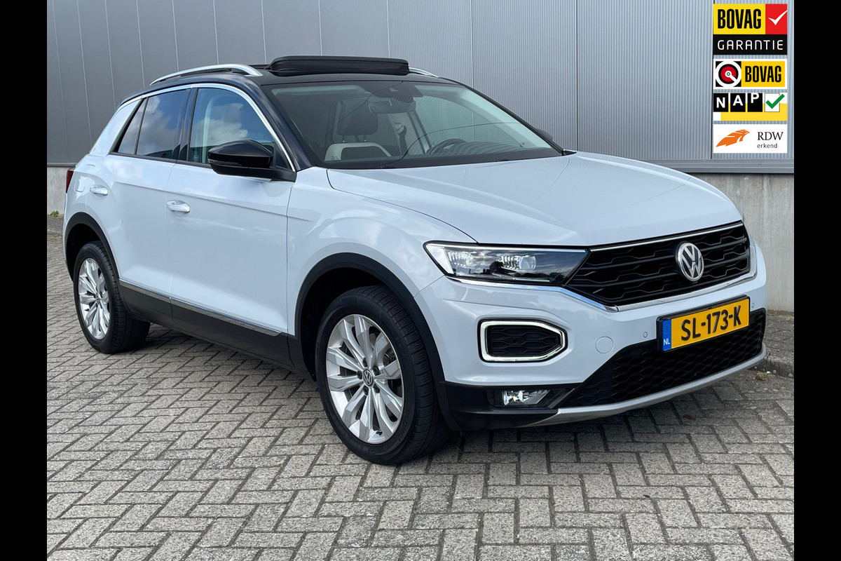 Volkswagen T-Roc 1.5 TSI Sport / Panorama Dak / Stoelverwarming Volkswagen T-Roc 1.5 TSI Sport / Panorama Dak / Stoelverwarming