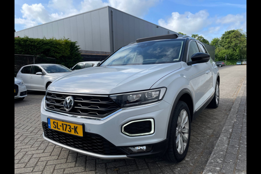 Volkswagen T-Roc 1.5 TSI Sport / Panorama Dak / Stoelverwarming