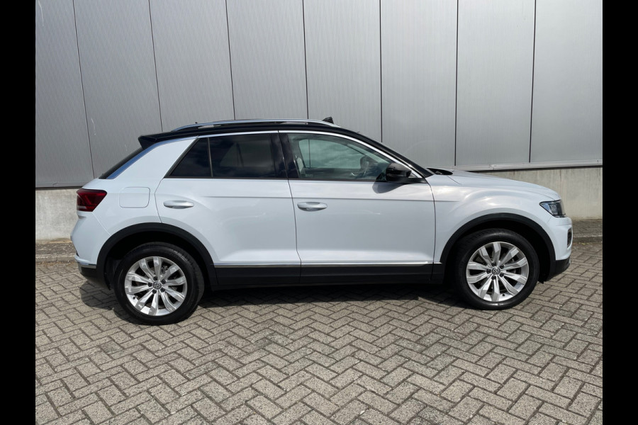 Volkswagen T-Roc 1.5 TSI Sport / Panorama Dak / Stoelverwarming