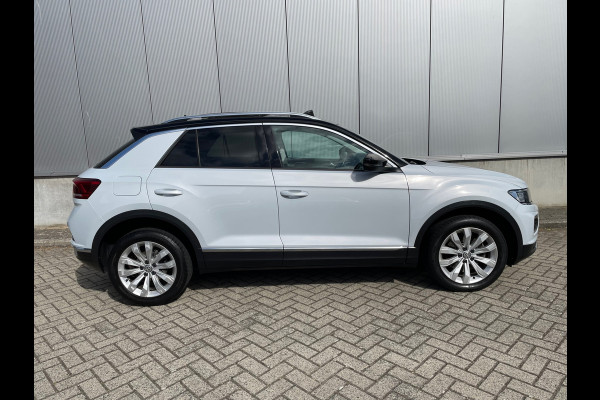 Volkswagen T-Roc 1.5 TSI Sport / Panorama Dak / Stoelverwarming