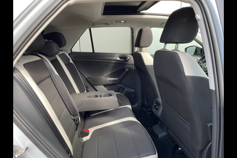 Volkswagen T-Roc 1.5 TSI Sport / Panorama Dak / Stoelverwarming