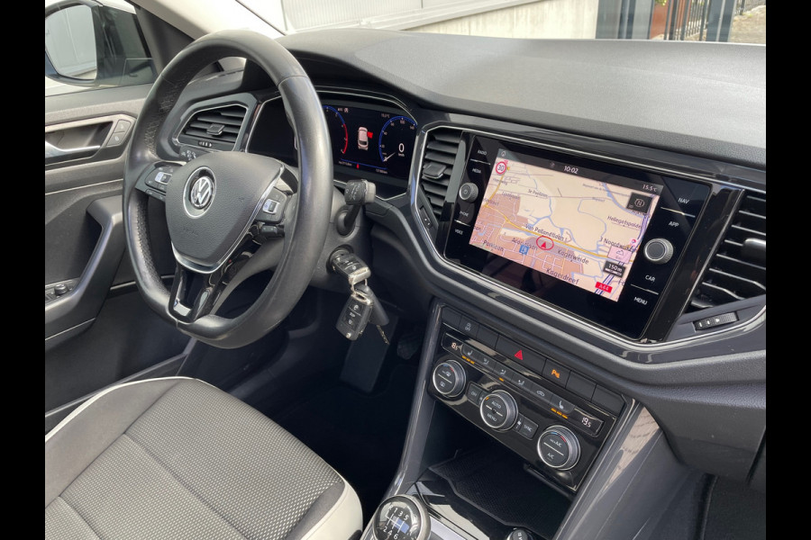 Volkswagen T-Roc 1.5 TSI Sport / Panorama Dak / Stoelverwarming