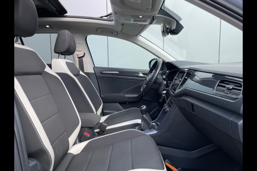 Volkswagen T-Roc 1.5 TSI Sport / Panorama Dak / Stoelverwarming