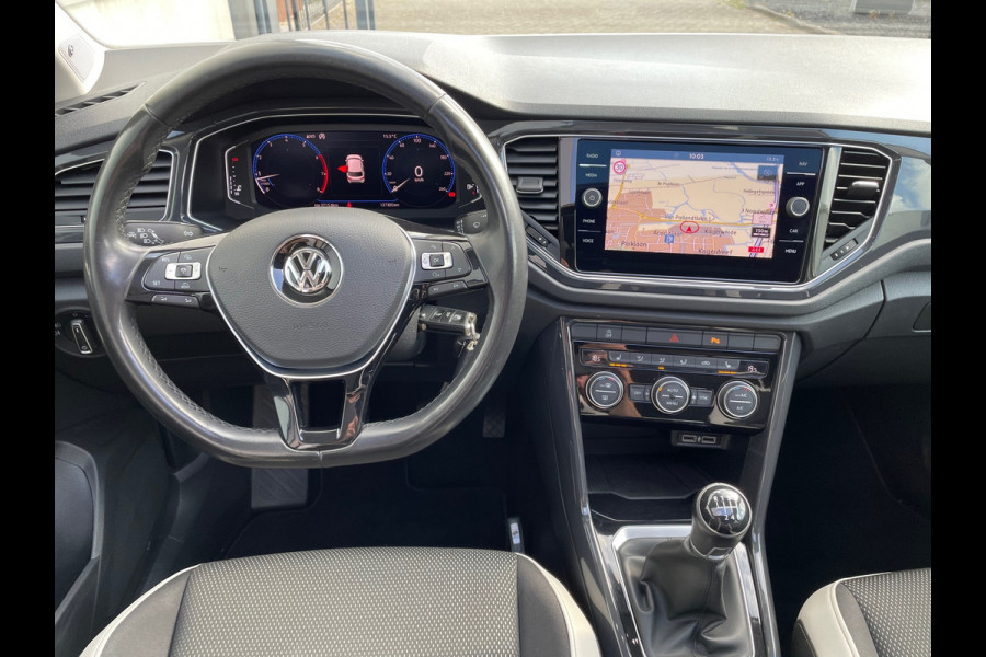 Volkswagen T-Roc 1.5 TSI Sport / Panorama Dak / Stoelverwarming