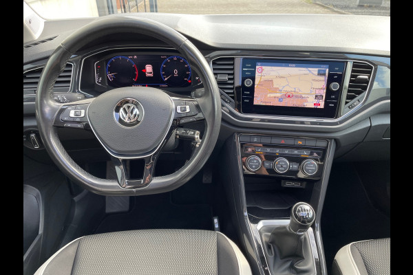 Volkswagen T-Roc 1.5 TSI Sport / Panorama Dak / Stoelverwarming