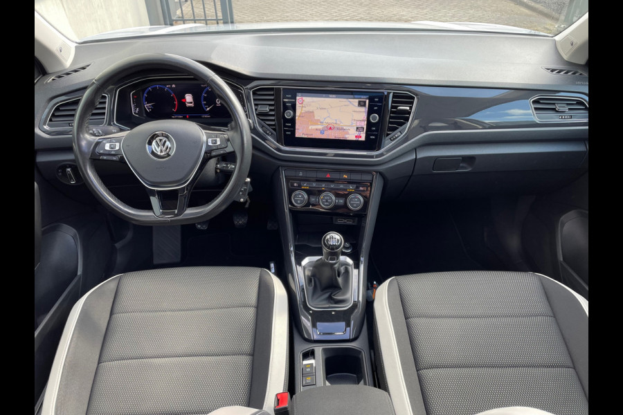 Volkswagen T-Roc 1.5 TSI Sport / Panorama Dak / Stoelverwarming