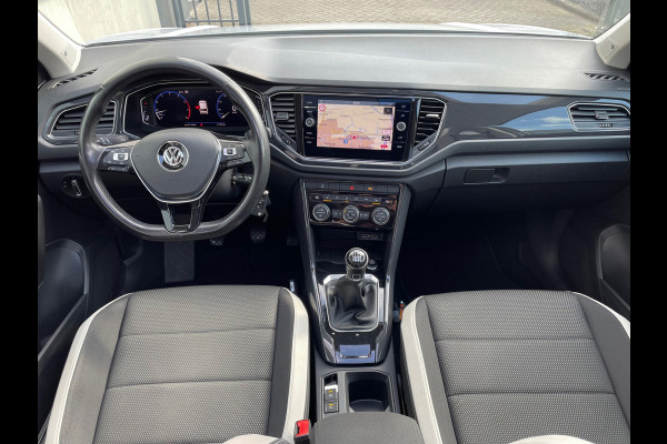 Volkswagen T-Roc 1.5 TSI Sport / Panorama Dak / Stoelverwarming