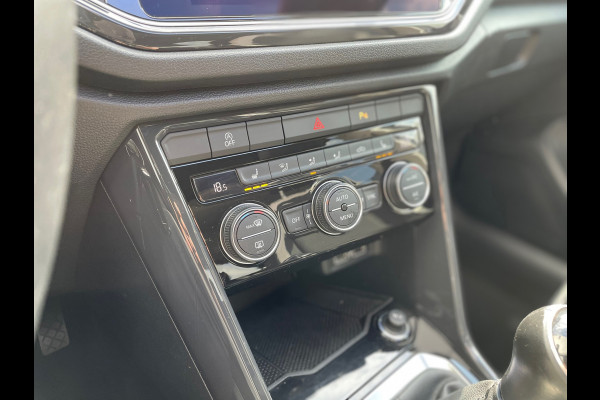 Volkswagen T-Roc 1.5 TSI Sport / Panorama Dak / Stoelverwarming