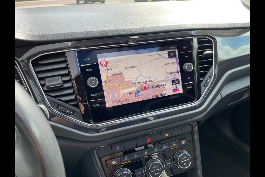 Volkswagen T-Roc 1.5 TSI Sport / Panorama Dak / Stoelverwarming