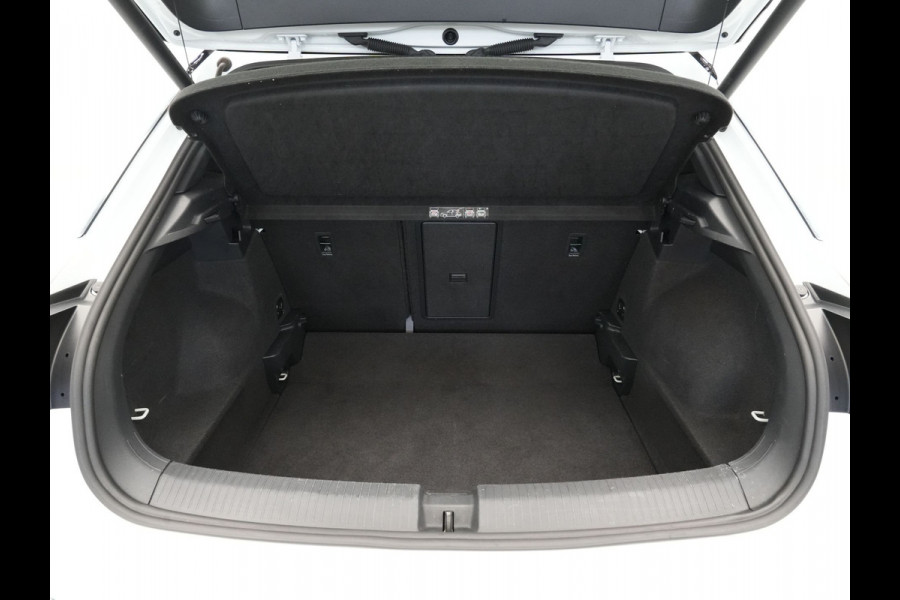Volkswagen T-Roc 1.5 TSI Sport Business R Navigatie Camera Adaptive Cruise Pano Trekhaak