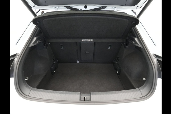 Volkswagen T-Roc 1.5 TSI Sport Business R Navigatie Camera Adaptive Cruise Pano Trekhaak