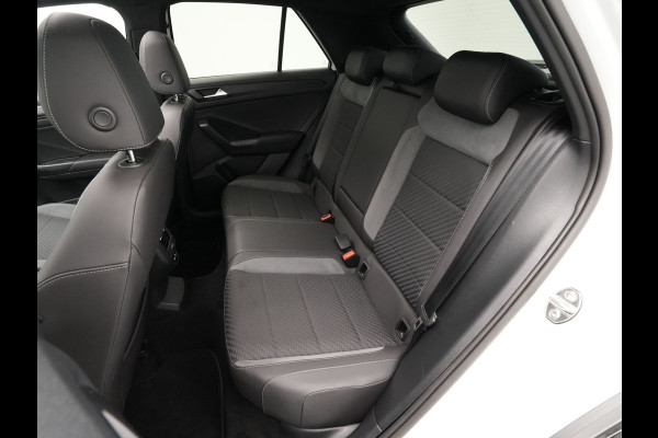 Volkswagen T-Roc 1.5 TSI Sport Business R Navigatie Camera Adaptive Cruise Pano Trekhaak