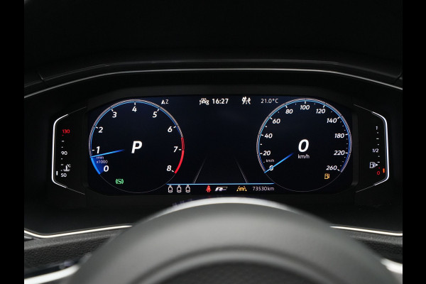 Volkswagen T-Roc 1.5 TSI Sport Business R Navigatie Camera Adaptive Cruise Pano Trekhaak
