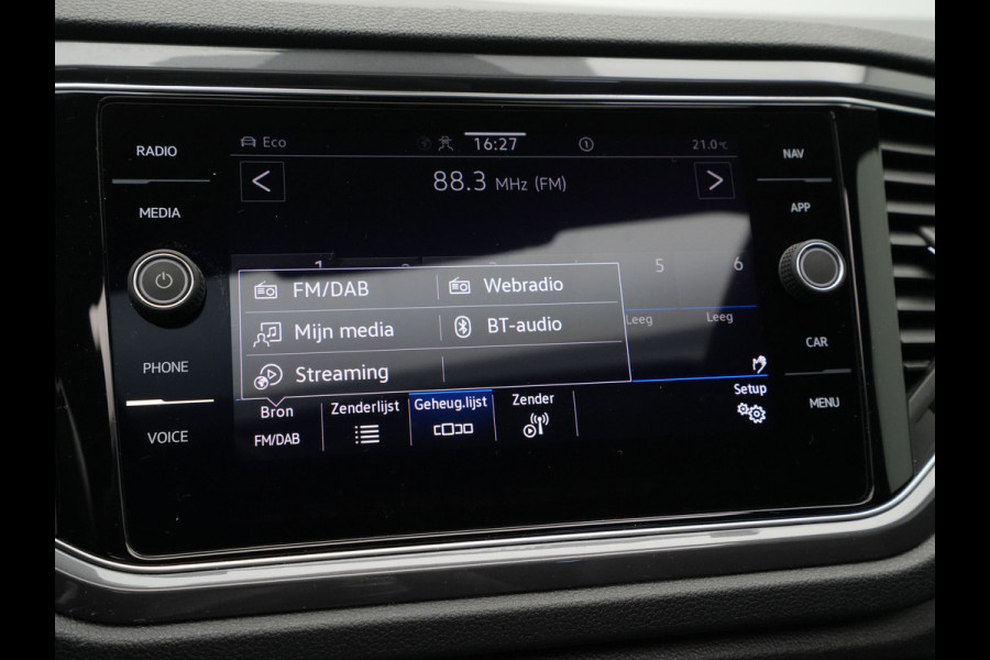Volkswagen T-Roc 1.5 TSI Sport Business R Navigatie Camera Adaptive Cruise Pano Trekhaak