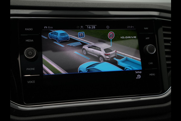 Volkswagen T-Roc 1.5 TSI Sport Business R Navigatie Camera Adaptive Cruise Pano Trekhaak