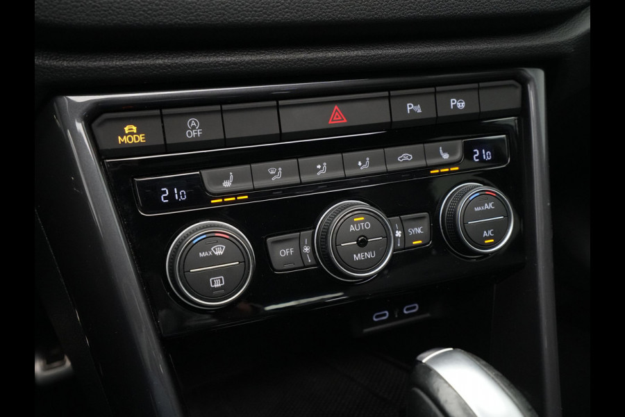 Volkswagen T-Roc 1.5 TSI Sport Business R Navigatie Camera Adaptive Cruise Pano Trekhaak