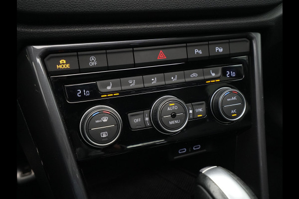 Volkswagen T-Roc 1.5 TSI Sport Business R Navigatie Camera Adaptive Cruise Pano Trekhaak