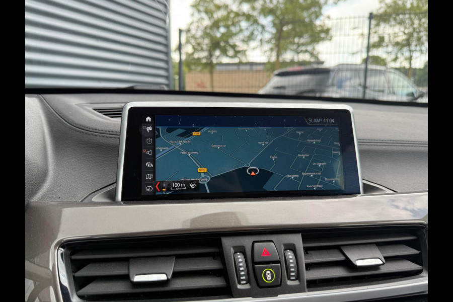 BMW X1 xDrive25e xLine PLug in Hybrid 220 pk | PHEV | Navi Pro | DAB | 18"L.M | LED Koplampen | Stoelverwarming | Sfeerverlichting |