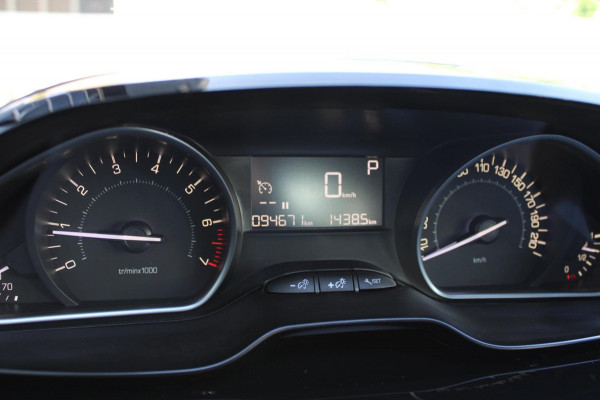 Peugeot 2008 1.2 PureTech Active Automaat Navi Pdc Camera