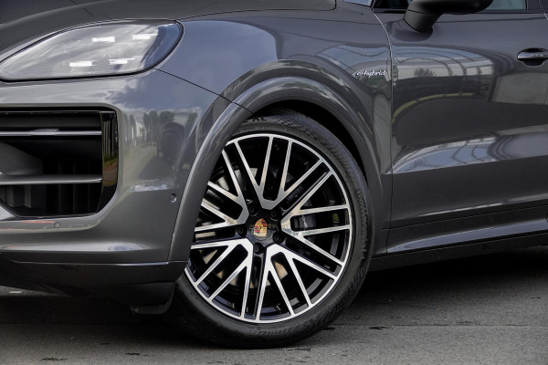Porsche Cayenne 3.0 E-Hybrid *Sport-Design / Soft-Close / BOSE / Panorama / Head-up / Luchtvering*