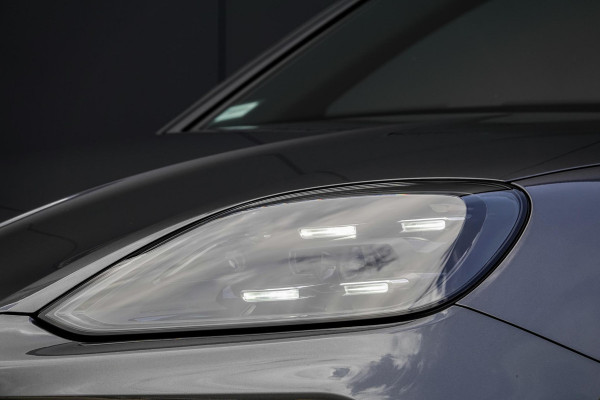 Porsche Cayenne 3.0 E-Hybrid *Sport-Design / Soft-Close / BOSE / Panorama / Head-up / Luchtvering*