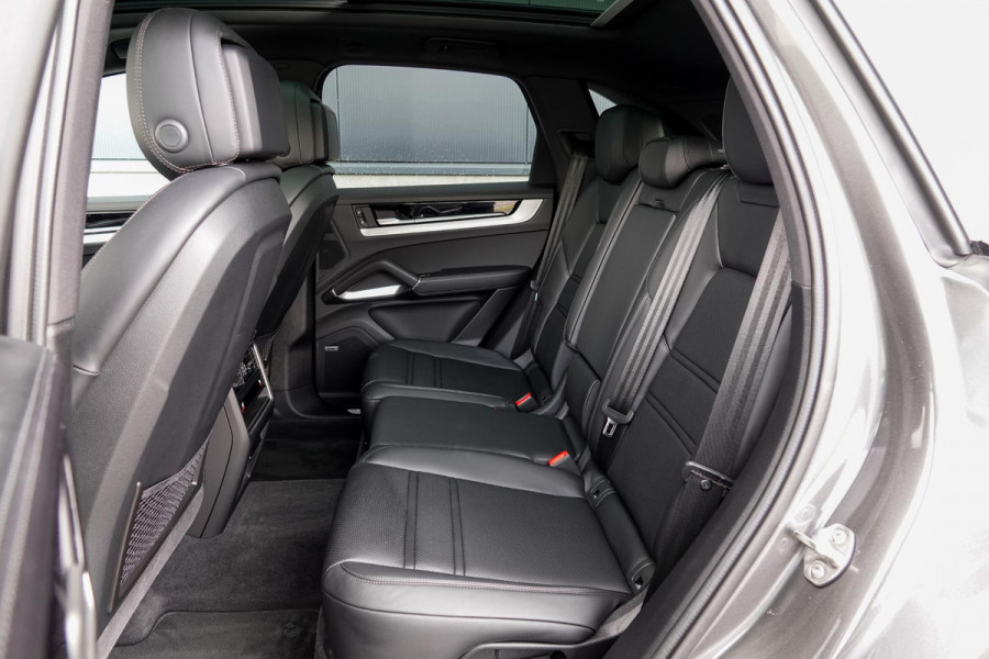 Porsche Cayenne 3.0 E-Hybrid *Sport-Design / Soft-Close / BOSE / Panorama / Head-up / Luchtvering*