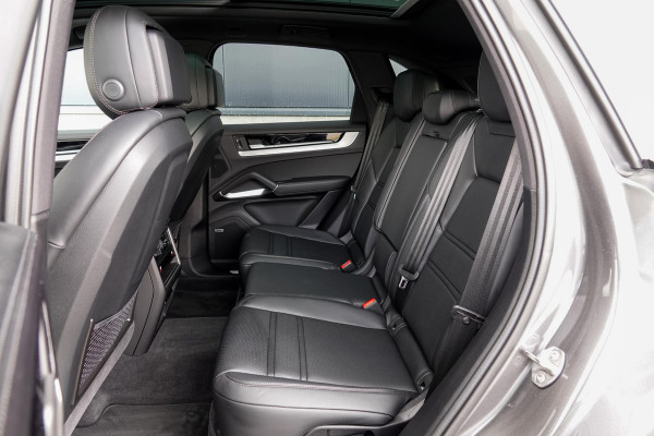 Porsche Cayenne 3.0 E-Hybrid *Sport-Design / Soft-Close / BOSE / Panorama / Head-up / Luchtvering*