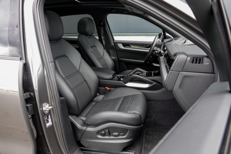 Porsche Cayenne 3.0 E-Hybrid *Sport-Design / Soft-Close / BOSE / Panorama / Head-up / Luchtvering*