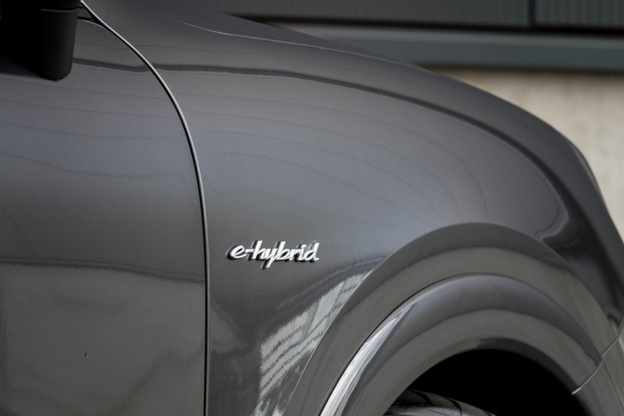 Porsche Cayenne 3.0 E-Hybrid *Sport-Design / Soft-Close / BOSE / Panorama / Head-up / Luchtvering*