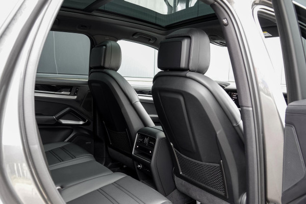 Porsche Cayenne 3.0 E-Hybrid *Sport-Design / Soft-Close / BOSE / Panorama / Head-up / Luchtvering*