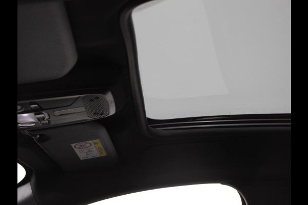 Opel Corsa 1.2 100pk Turbo Elegance Sky Panorama dak Climate control Cruise control Digitale Cockpit LED Parkeersensoren Stuurverwarming Stoelverwarming 360 camera Apple Carplay/ Android Auto Lichtmetalen Velgen