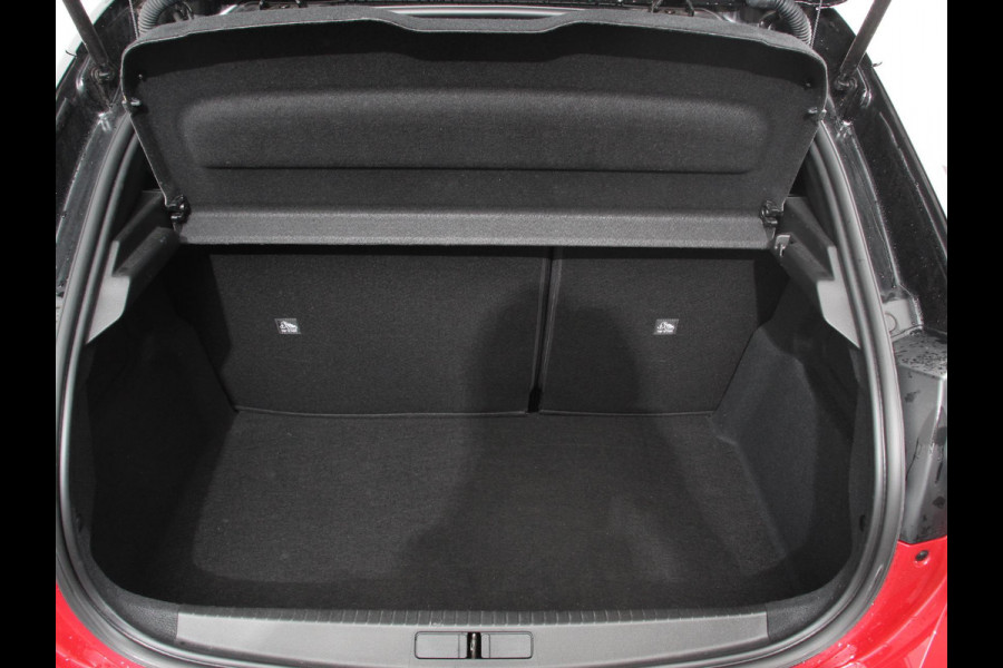 Opel Corsa 1.2 100pk Turbo Elegance Sky Panorama dak Climate control Cruise control Digitale Cockpit LED Parkeersensoren Stuurverwarming Stoelverwarming 360 camera Apple Carplay/ Android Auto Lichtmetalen Velgen