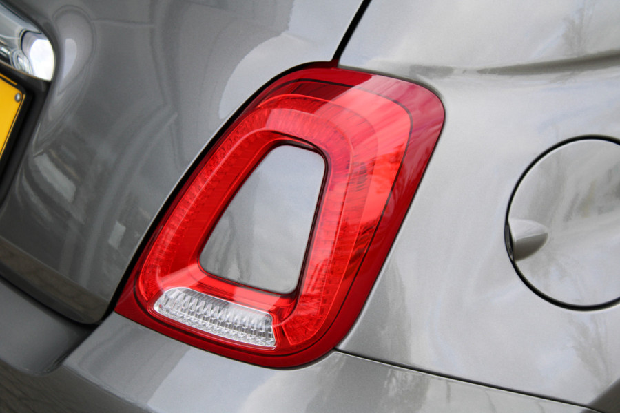 Fiat 500 TwinAir Turbo Lounge | 16" Velgen | Climate Control | Cruise Control Rijdende auto, niet altijd aanwezig.
