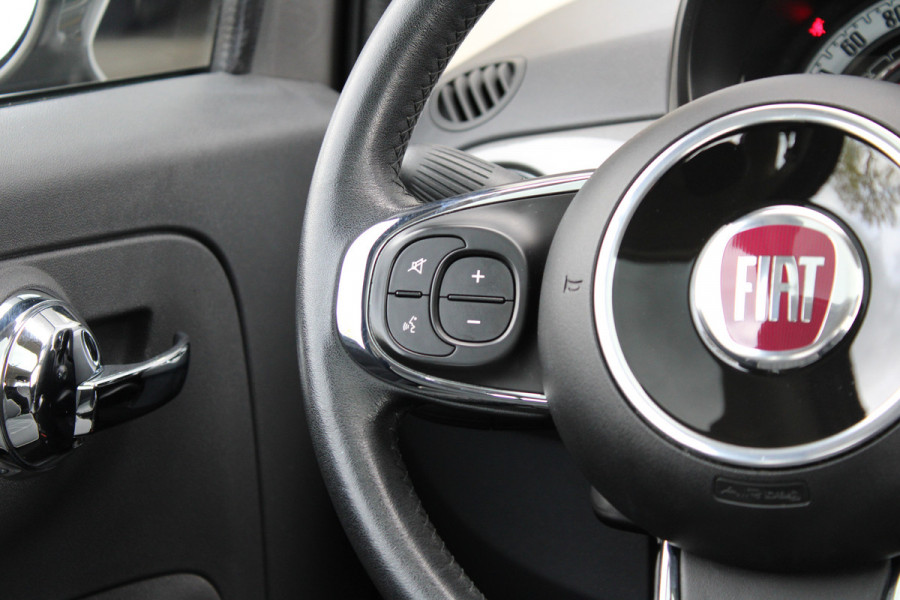 Fiat 500 TwinAir Turbo Lounge | 16" Velgen | Climate Control | Cruise Control Rijdende auto, niet altijd aanwezig.