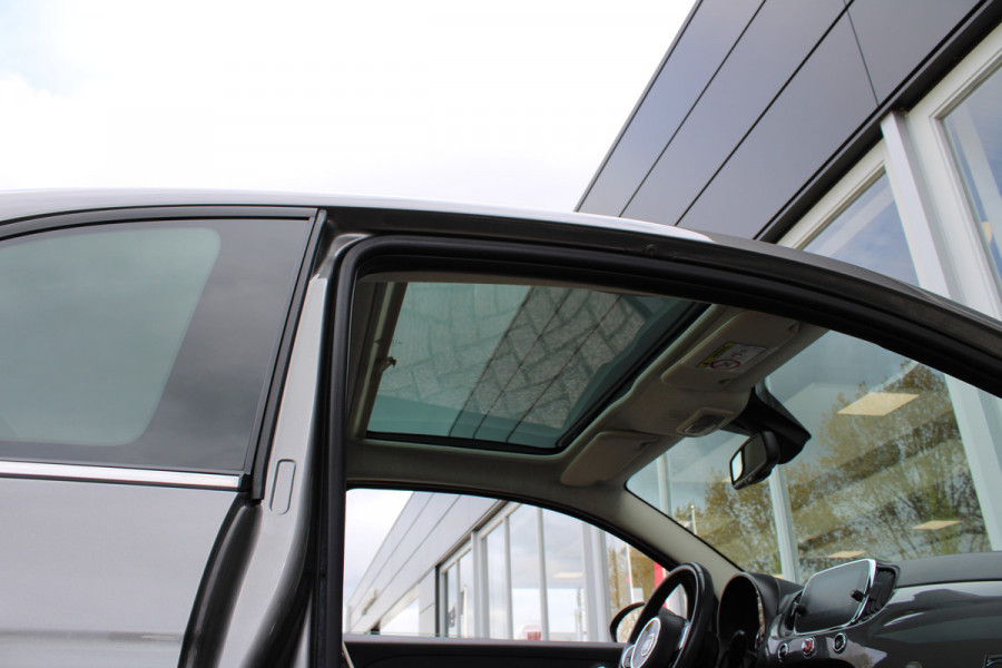 Fiat 500 TwinAir Turbo Lounge | 16" Velgen | Climate Control | Cruise Control Rijdende auto, niet altijd aanwezig.