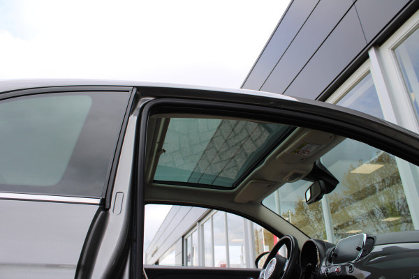 Fiat 500 TwinAir Turbo Lounge | 16" Velgen | Climate Control | Cruise Control Rijdende auto, niet altijd aanwezig.