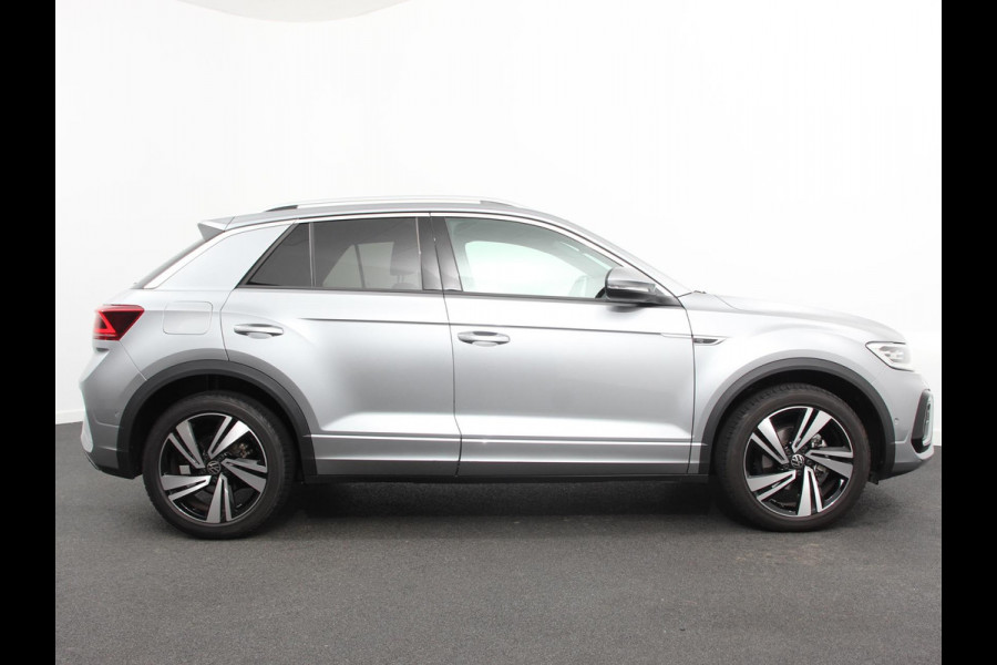 Volkswagen T-Roc 1.5 TSI 150pk Automaat R-Line | DEMO ! | Digitale Cockpit Climate Control Camera Navigatie Apple Carplay/Android Auto Lichtmetalen Velgen Parkeer sensoren Dab Led Adaptive Cruise Control