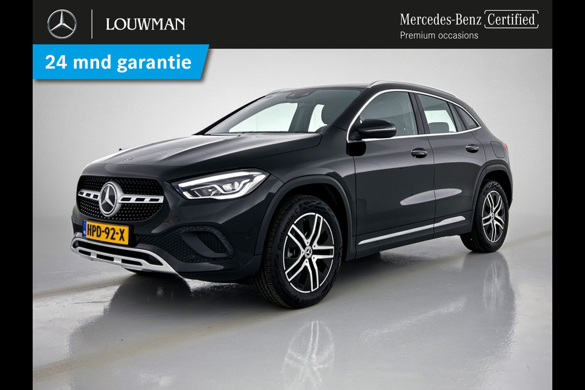 Mercedes-Benz GLA 250 e Luxury Line | 5 spaaks lichtmetalen velgen | Wide screen | Navigatie | Parking support | Inclusief 24 maanden Mercedes-Benz Certified garantie voor Europa. Mercedes-Benz GLA 250 e Luxury Line | 5 spaaks lichtmetalen velgen | Wide screen | Navigatie | Parking support | Inclusief 24 maanden Mercedes-Benz Certified garantie voor Europa.
