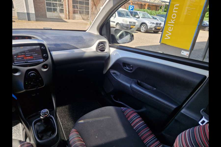 Citroën C1 1.0 e-VTi Feel CARPLAY / CAMERA / AIRCO