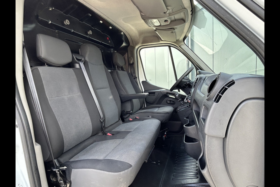 Renault Master T35 2.3 dCi 131 PK / L2H2 / 1e EIG. / AIRCO / CRUISE / NAVI / IMPERIAAL / TREKHAAK